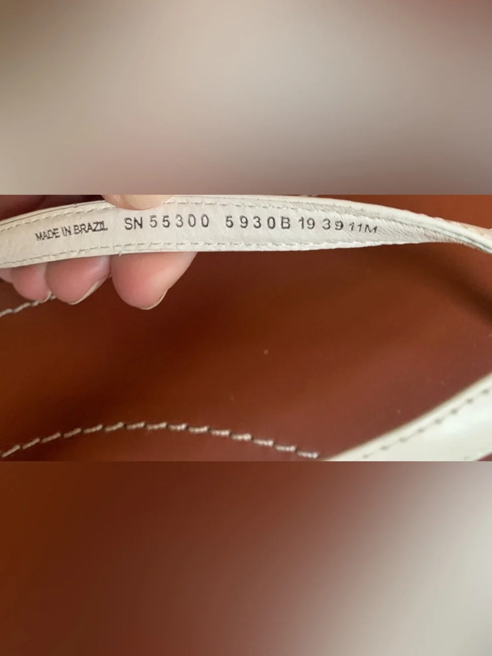 Tory Burch White Leather Thong Sandals with Gold Logo - 11 - Picture 9 of 9